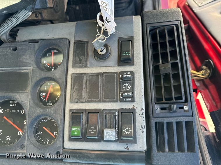 image for item EN5117 2000 Freightliner FL50 ambulance