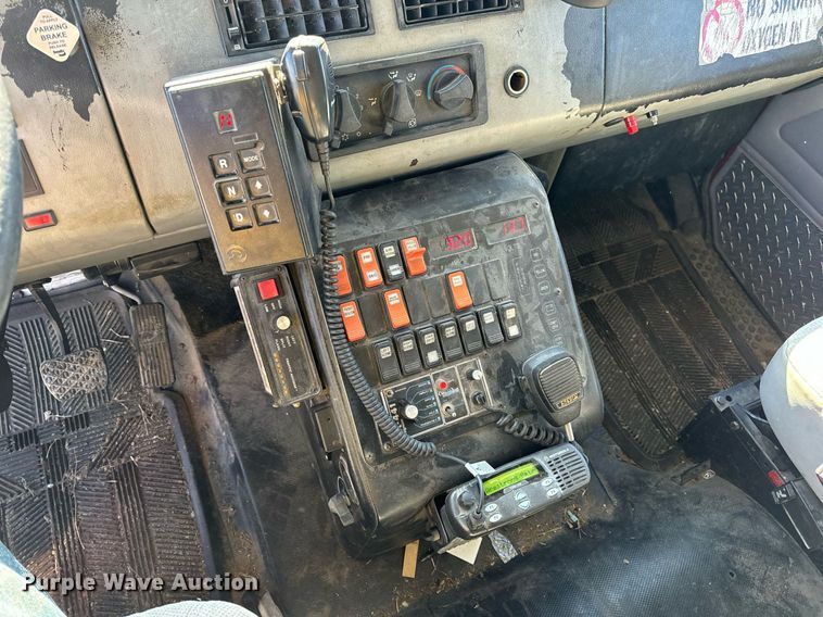 image for item EN5117 2000 Freightliner FL50 ambulance