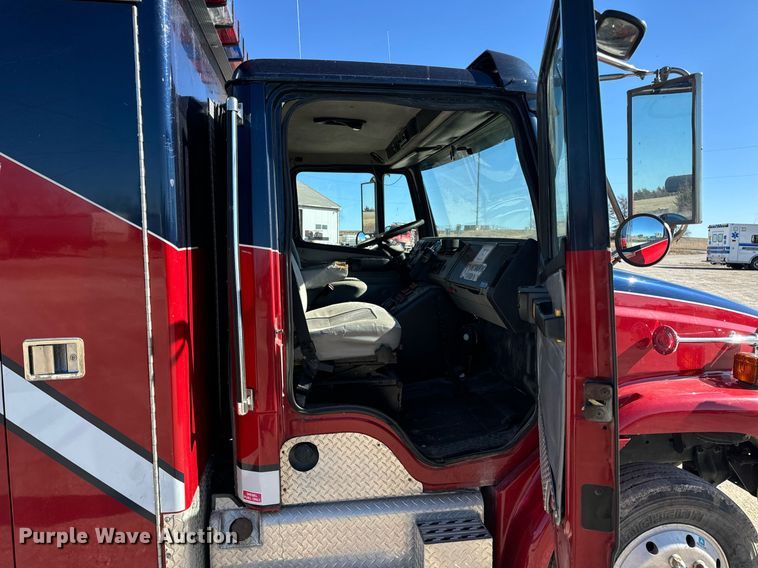 image for item EN5117 2000 Freightliner FL50 ambulance