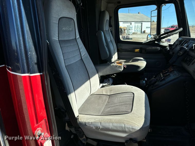 image for item EN5117 2000 Freightliner FL50 ambulance