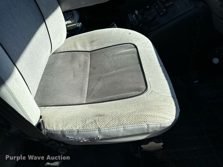 image for item EN5117 2000 Freightliner FL50 ambulance