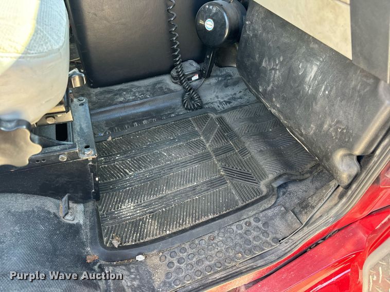 image for item EN5117 2000 Freightliner FL50 ambulance