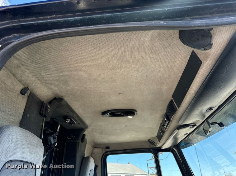 image for item EN5117 2000 Freightliner FL50 ambulance