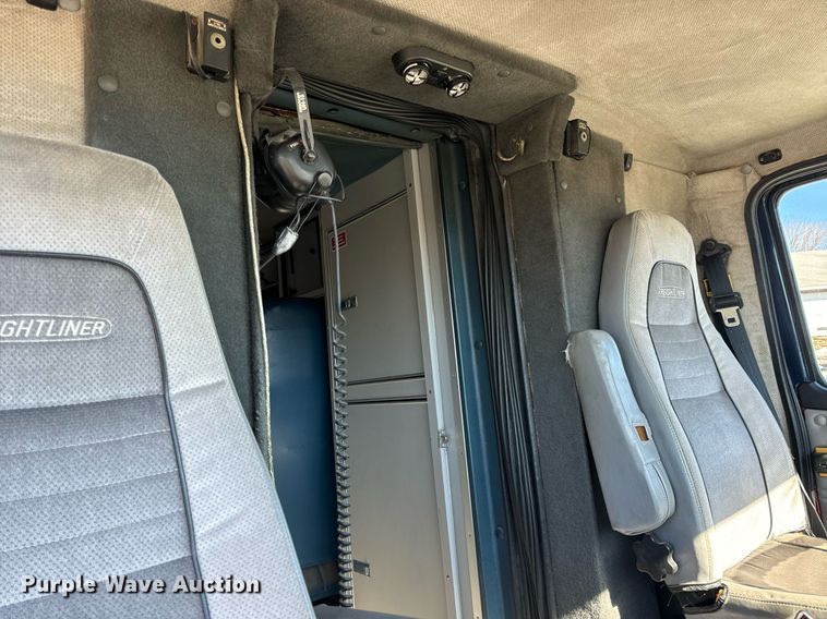 image for item EN5117 2000 Freightliner FL50 ambulance