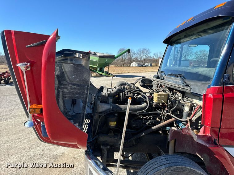 image for item EN5117 2000 Freightliner FL50 ambulance