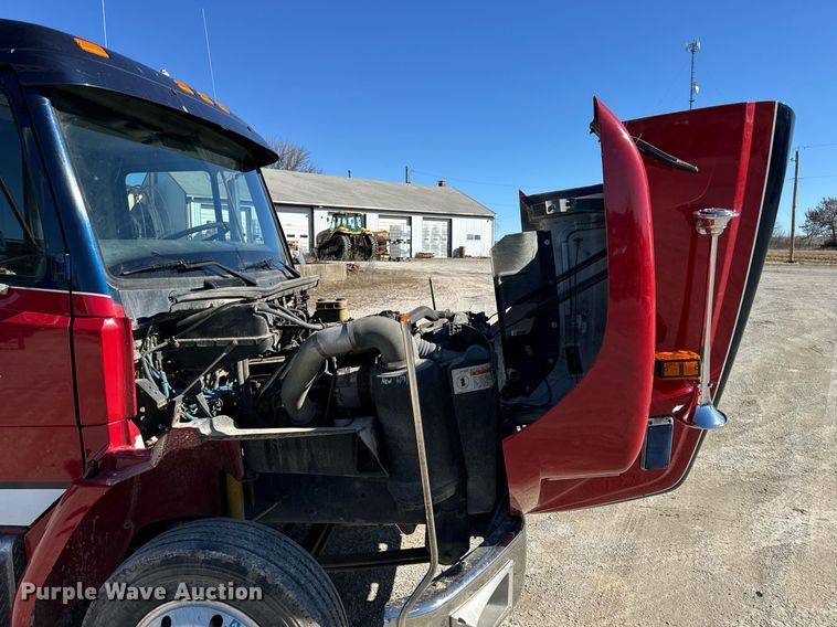 image for item EN5117 2000 Freightliner FL50 ambulance