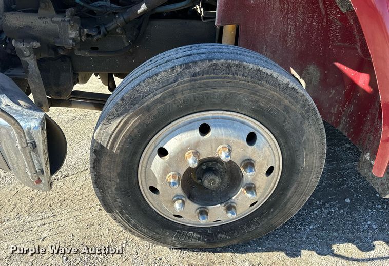 image for item EN5117 2000 Freightliner FL50 ambulance