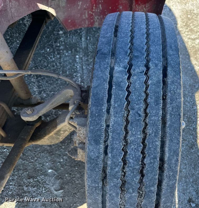 image for item EN5117 2000 Freightliner FL50 ambulance