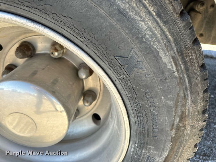 image for item EN5117 2000 Freightliner FL50 ambulance