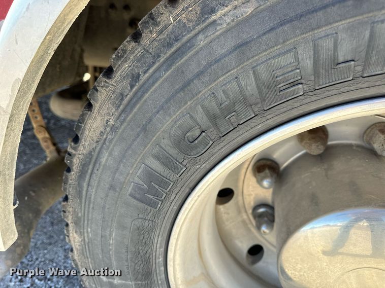 image for item EN5117 2000 Freightliner FL50 ambulance