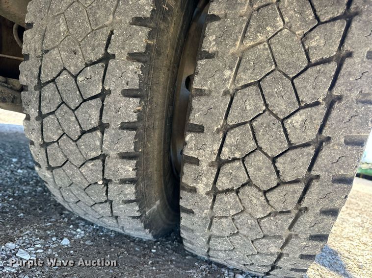 image for item EN5117 2000 Freightliner FL50 ambulance