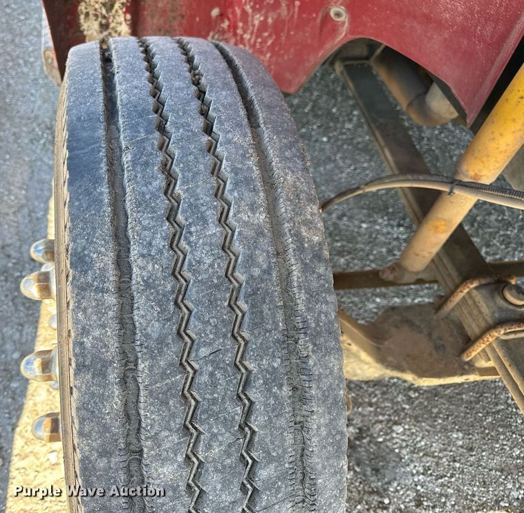 image for item EN5117 2000 Freightliner FL50 ambulance