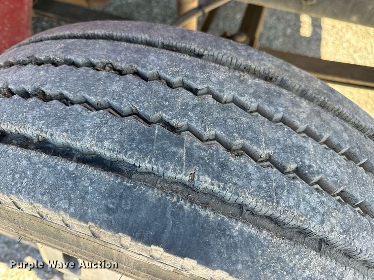 image for item EN5117 2000 Freightliner FL50 ambulance