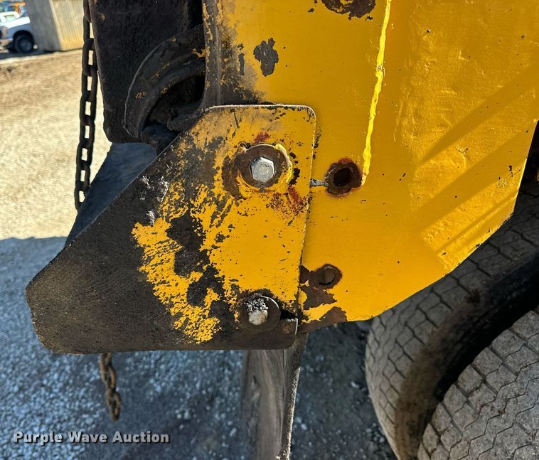 image for item EN5163 2005 International 7400 dump truck