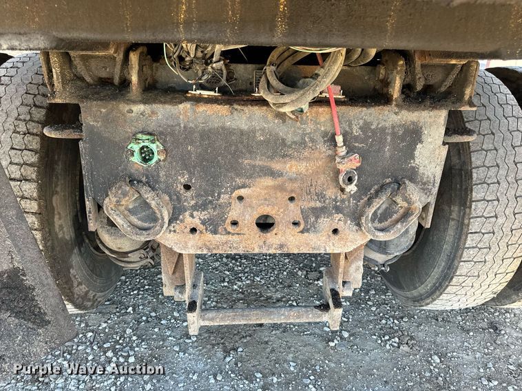 image for item EN5163 2005 International 7400 dump truck