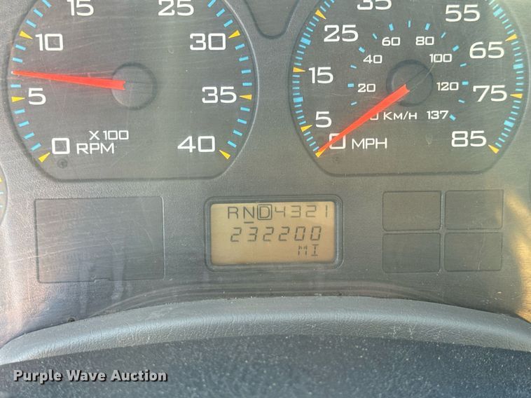 image for item EN5163 2005 International 7400 dump truck