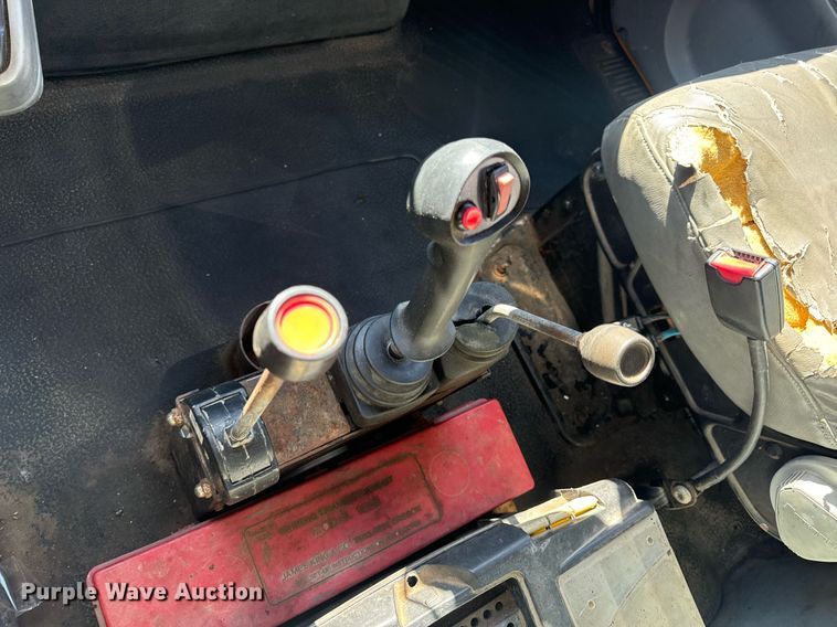 image for item EN5163 2005 International 7400 dump truck