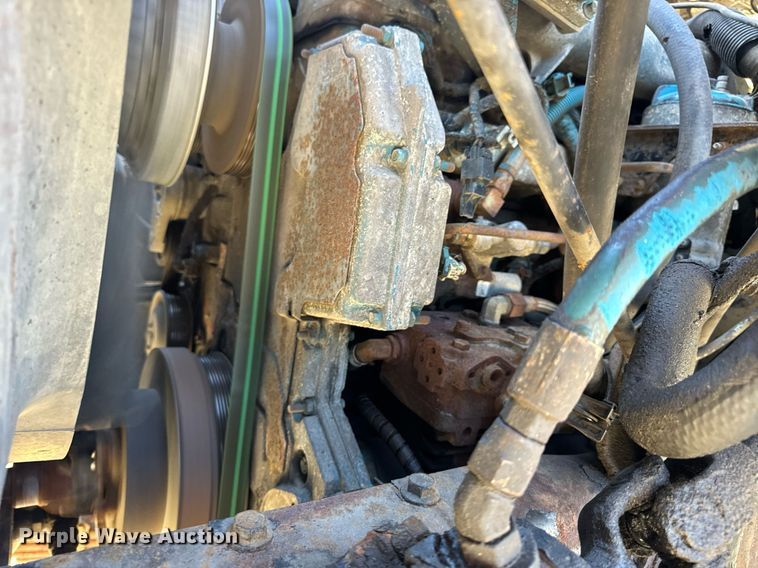 image for item EN5163 2005 International 7400 dump truck