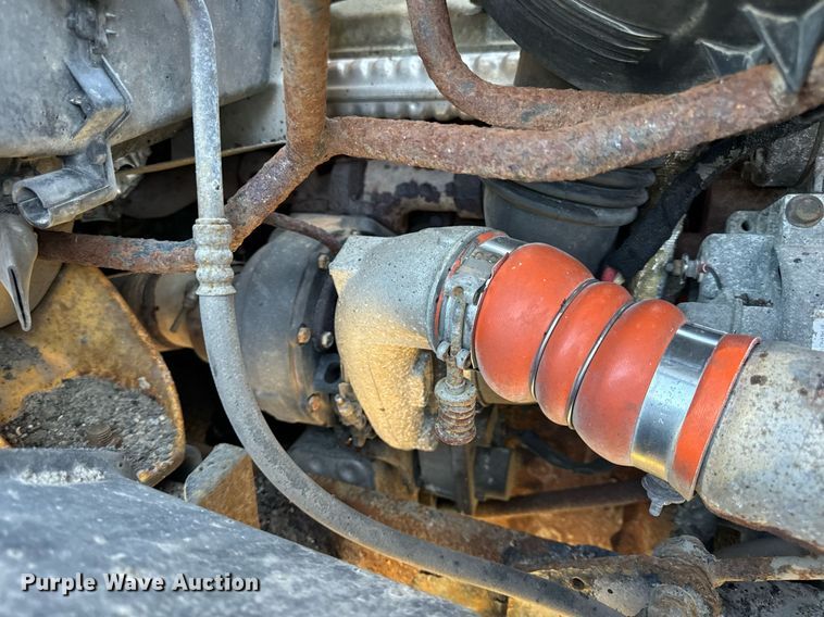 image for item EN5163 2005 International 7400 dump truck