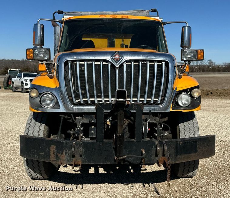 image for item EN5164 2010 International 7500 WorkStar dump truck