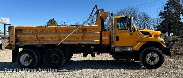 image for item EN5164 2010 International 7500 WorkStar dump truck