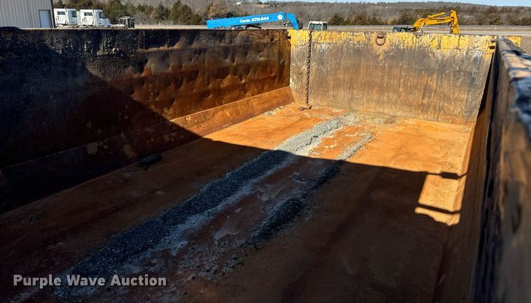 image for item EN5164 2010 International 7500 WorkStar dump truck