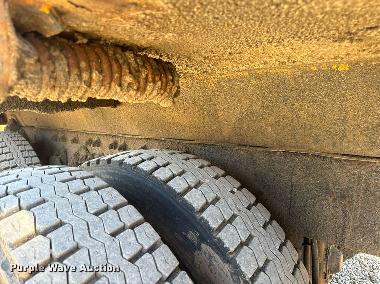 image for item EN5164 2010 International 7500 WorkStar dump truck