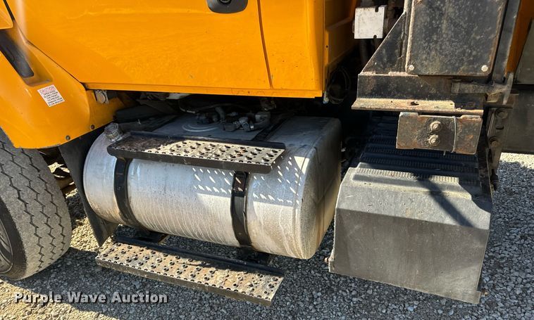 image for item EN5164 2010 International 7500 WorkStar dump truck