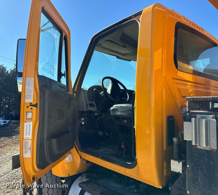 image for item EN5164 2010 International 7500 WorkStar dump truck