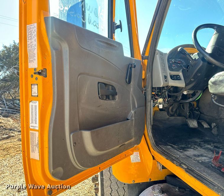 image for item EN5164 2010 International 7500 WorkStar dump truck