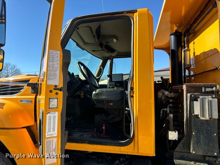 image for item EN5164 2010 International 7500 WorkStar dump truck
