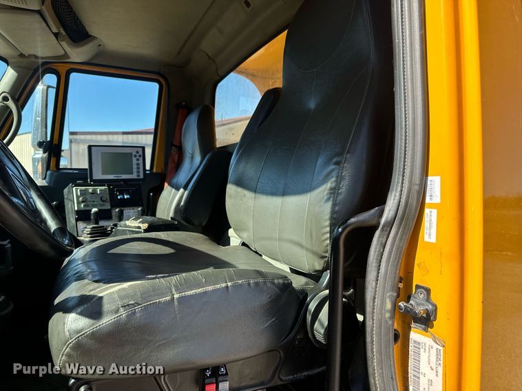 image for item EN5164 2010 International 7500 WorkStar dump truck