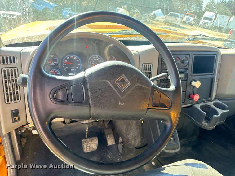 image for item EN5164 2010 International 7500 WorkStar dump truck