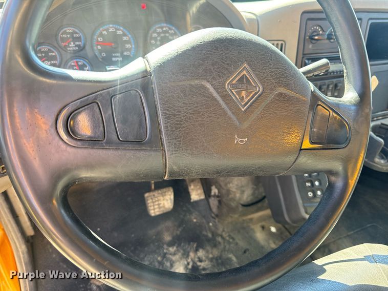 image for item EN5164 2010 International 7500 WorkStar dump truck