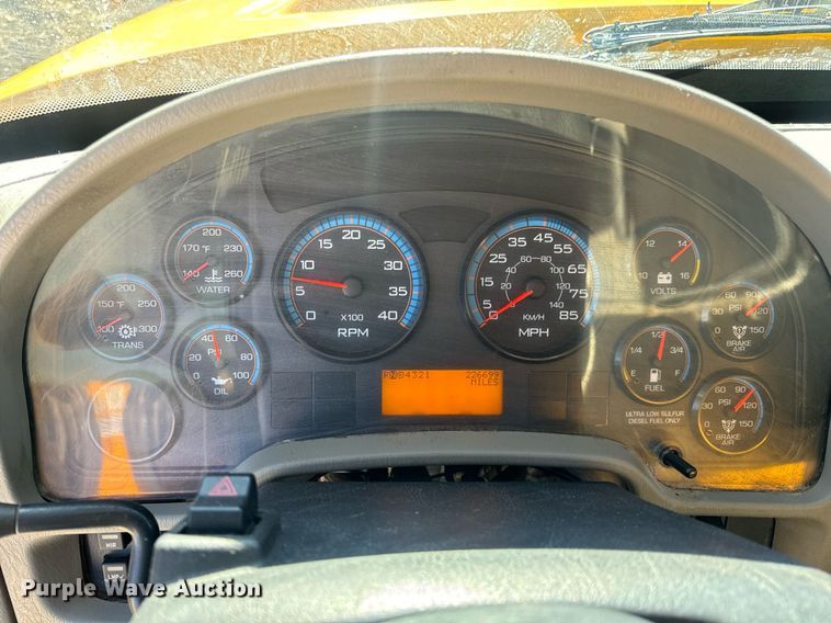 image for item EN5164 2010 International 7500 WorkStar dump truck