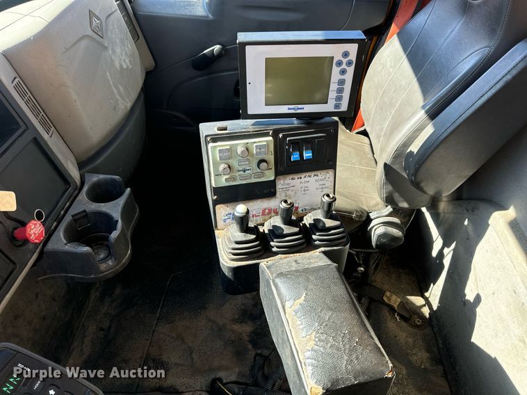 image for item EN5164 2010 International 7500 WorkStar dump truck