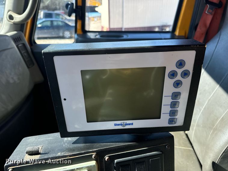 image for item EN5164 2010 International 7500 WorkStar dump truck