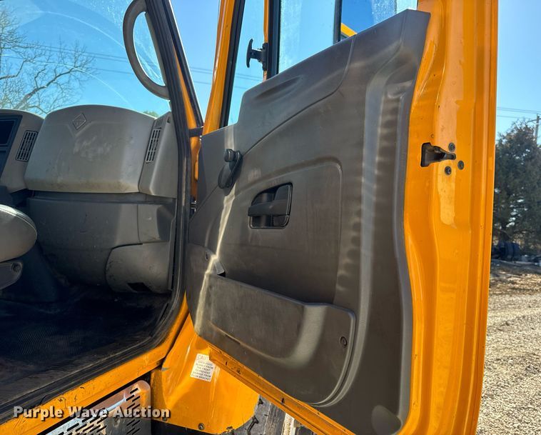 image for item EN5164 2010 International 7500 WorkStar dump truck