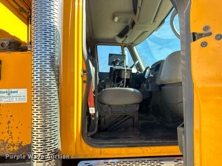 image for item EN5164 2010 International 7500 WorkStar dump truck