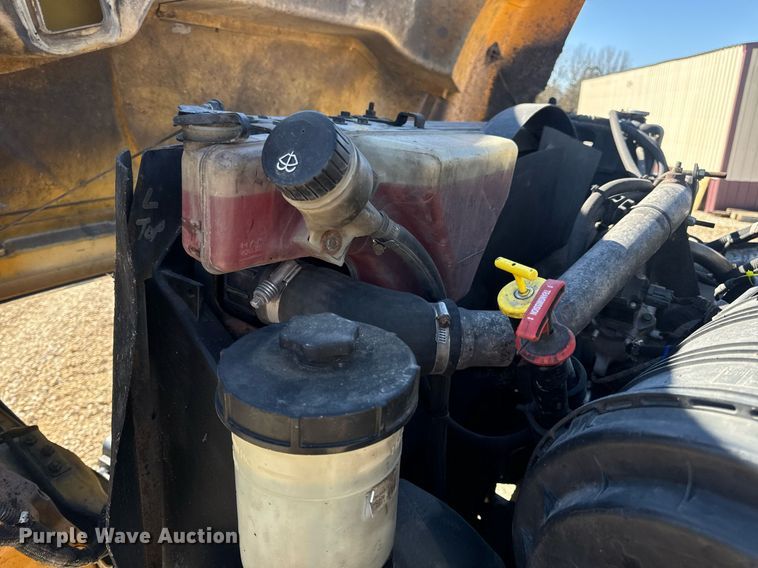 image for item EN5164 2010 International 7500 WorkStar dump truck