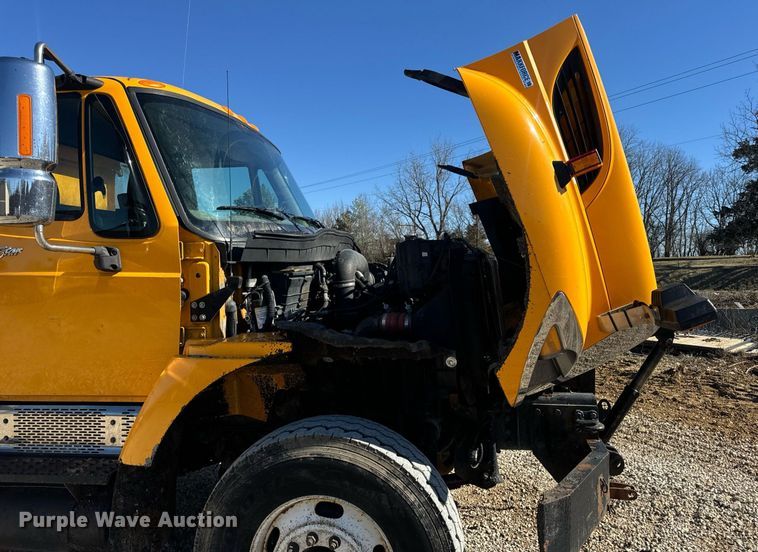 image for item EN5164 2010 International 7500 WorkStar dump truck