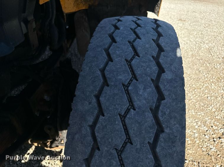 image for item EN5164 2010 International 7500 WorkStar dump truck