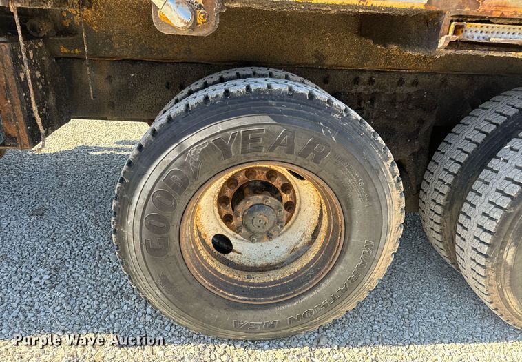 image for item EN5164 2010 International 7500 WorkStar dump truck