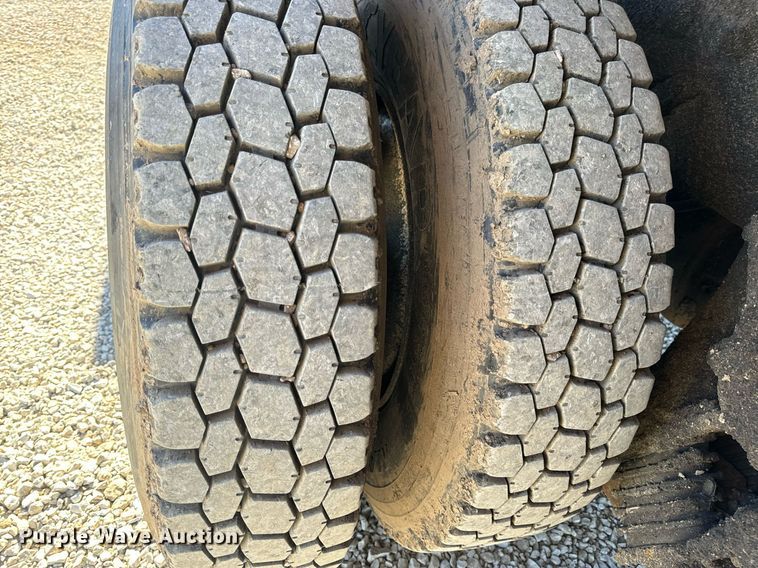 image for item EN5164 2010 International 7500 WorkStar dump truck