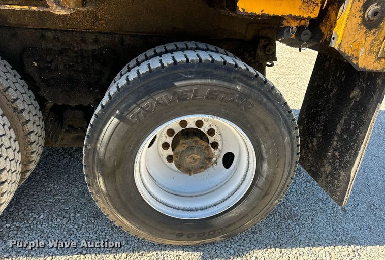 image for item EN5164 2010 International 7500 WorkStar dump truck