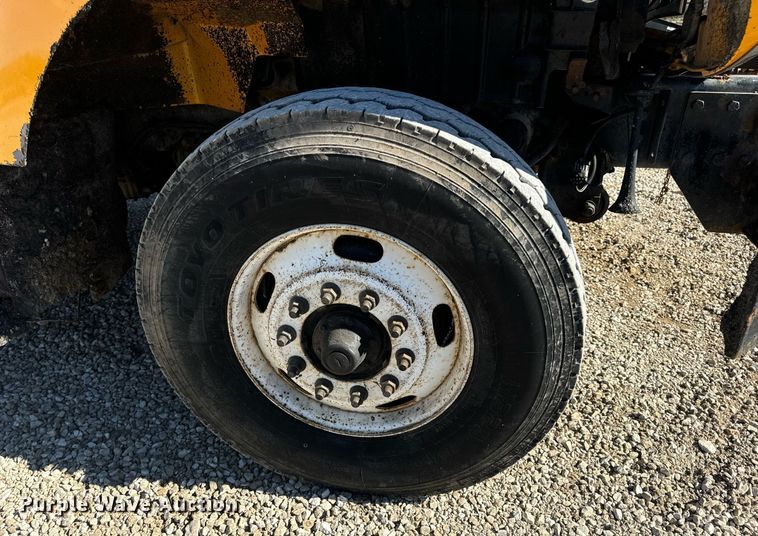 image for item EN5164 2010 International 7500 WorkStar dump truck