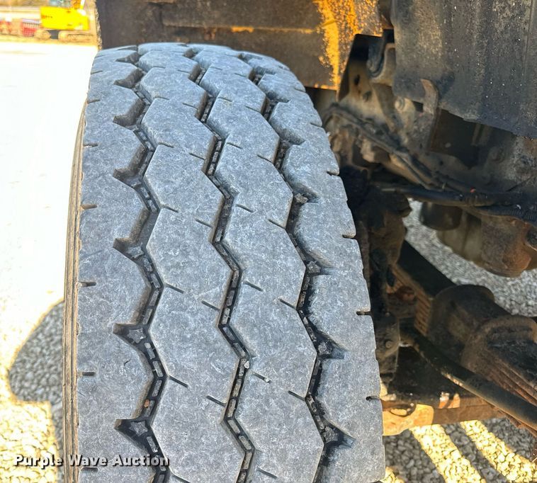 image for item EN5164 2010 International 7500 WorkStar dump truck