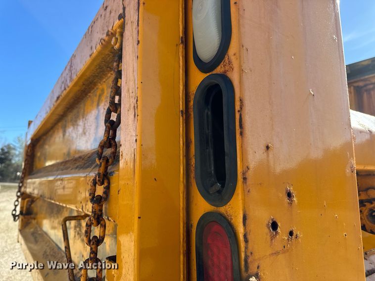 image for item EN5165 2006 International 7400 Crew Cab dump truck