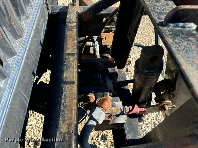 image for item EN5165 2006 International 7400 Crew Cab dump truck