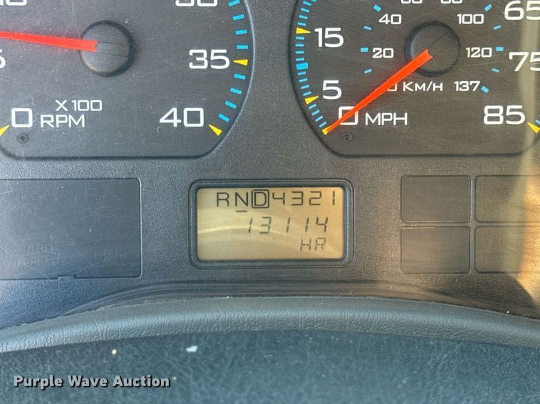 image for item EN5165 2006 International 7400 Crew Cab dump truck